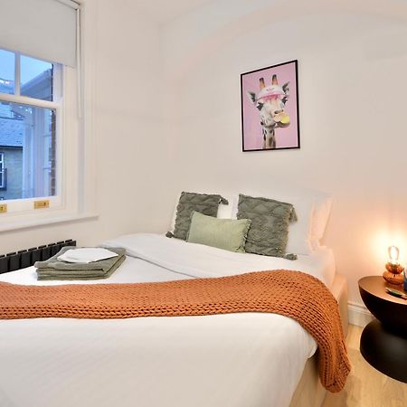 Newly Refurbished W/ River Views London Exterior photo