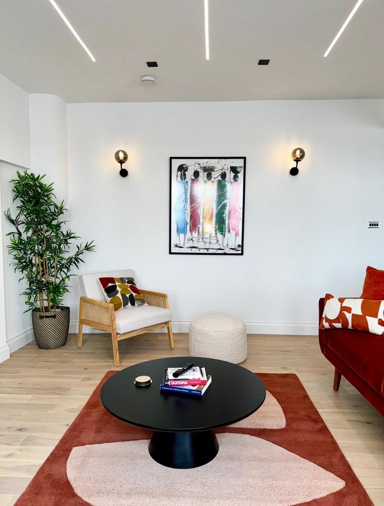 Newly Refurbished W/ River Views London Exterior photo