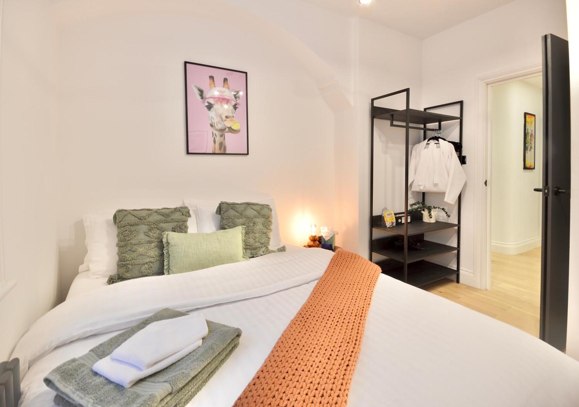 Newly Refurbished W/ River Views London Exterior photo